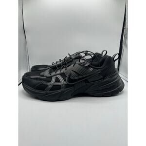 Nike V2K Run “Black” size 9 women’s